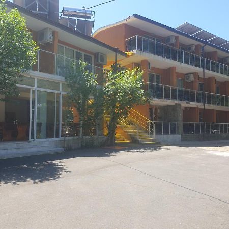Hotel Maria Kiten  Exterior photo